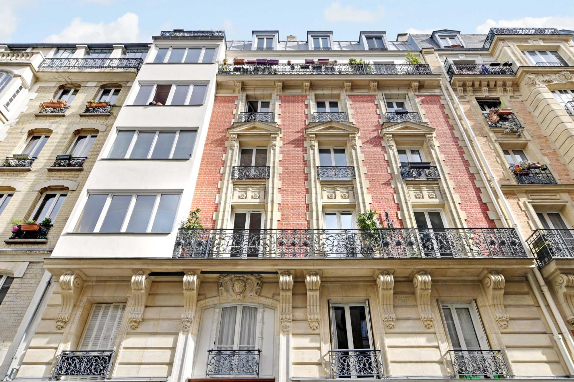 Spacious - 2br-4p - Place De Clichy * Parijs