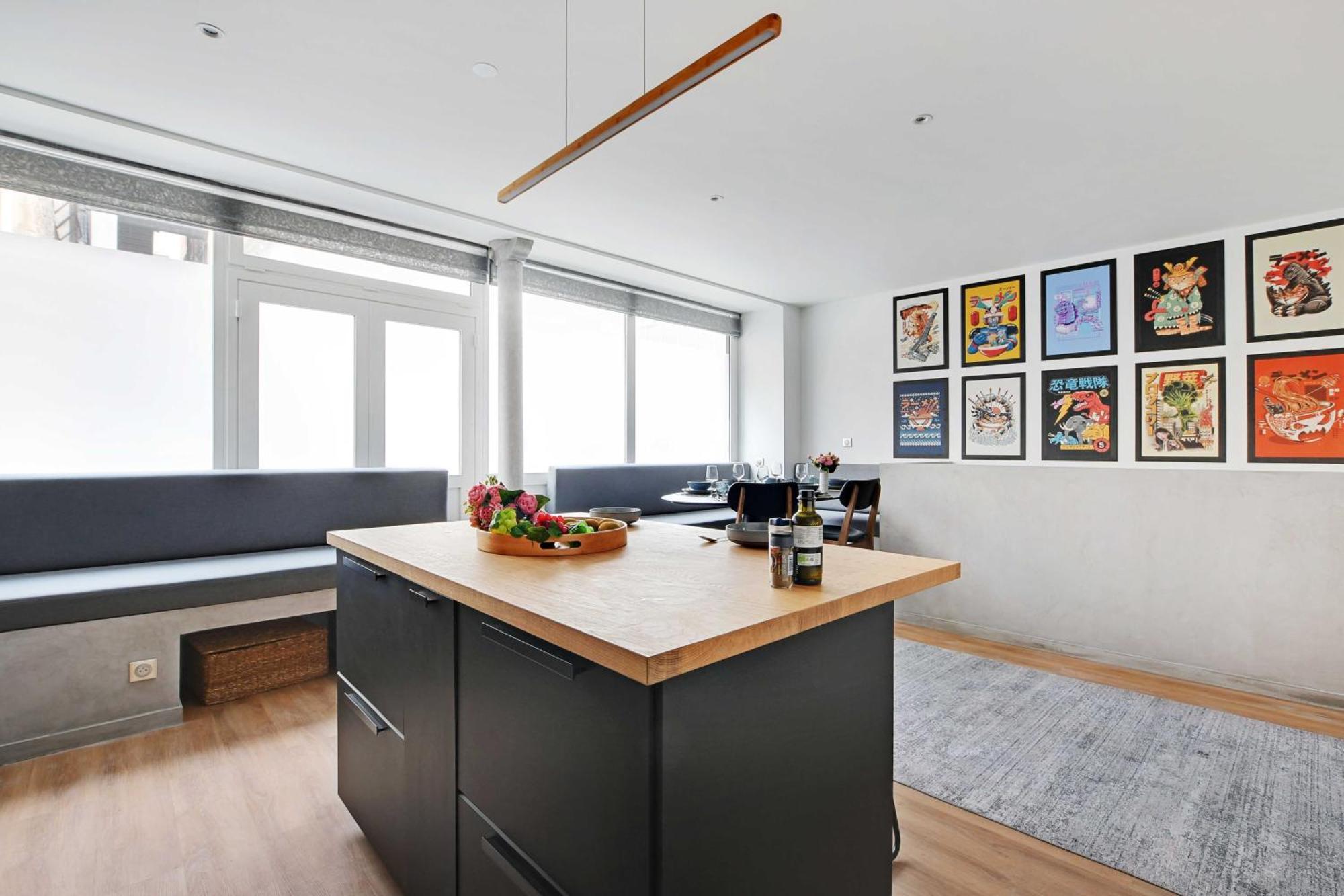 Spacious - 2br-4p - Place De Clichy Apartment