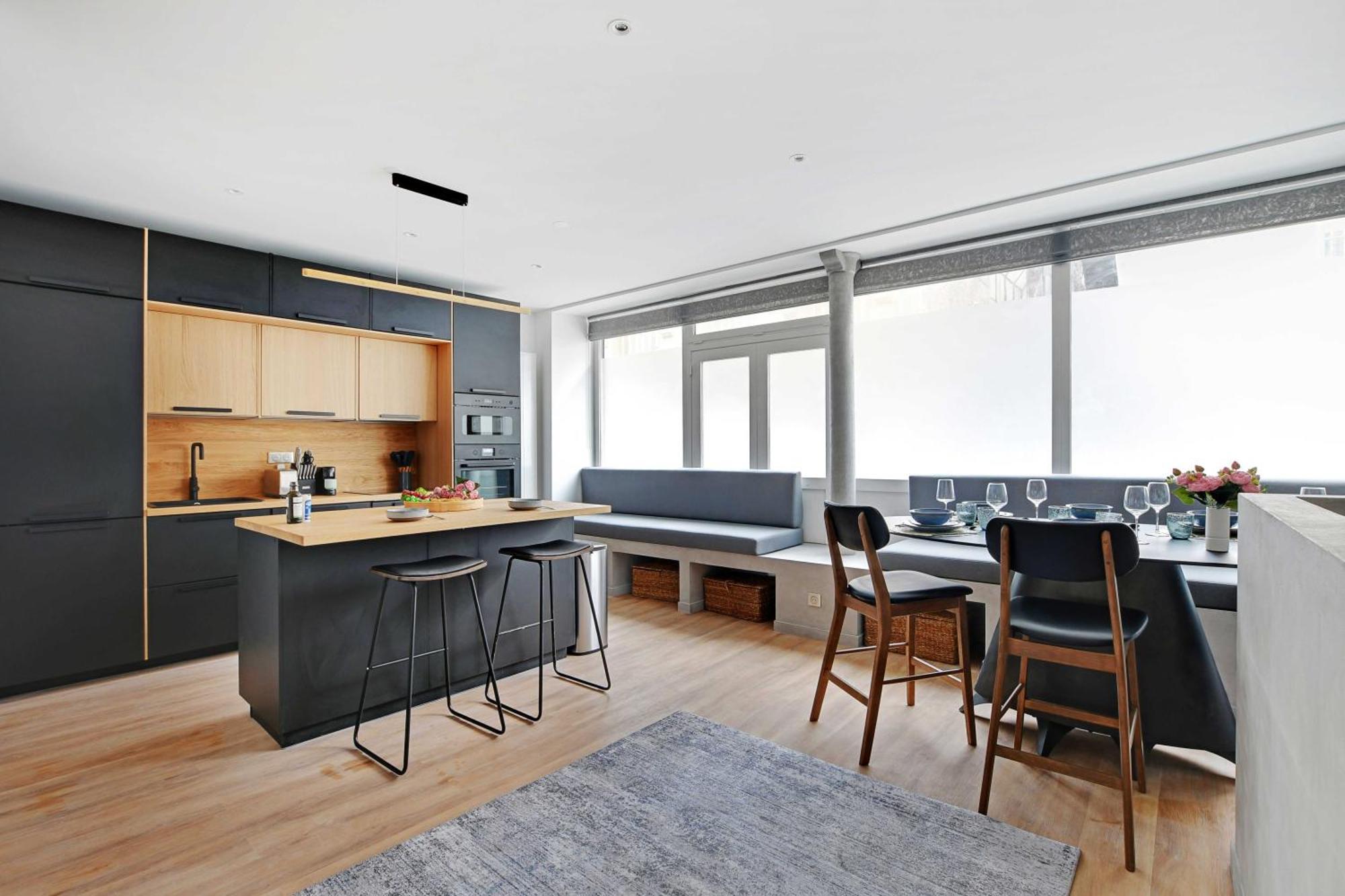 Spacious - 2br-4p - Place De Clichy Apartment